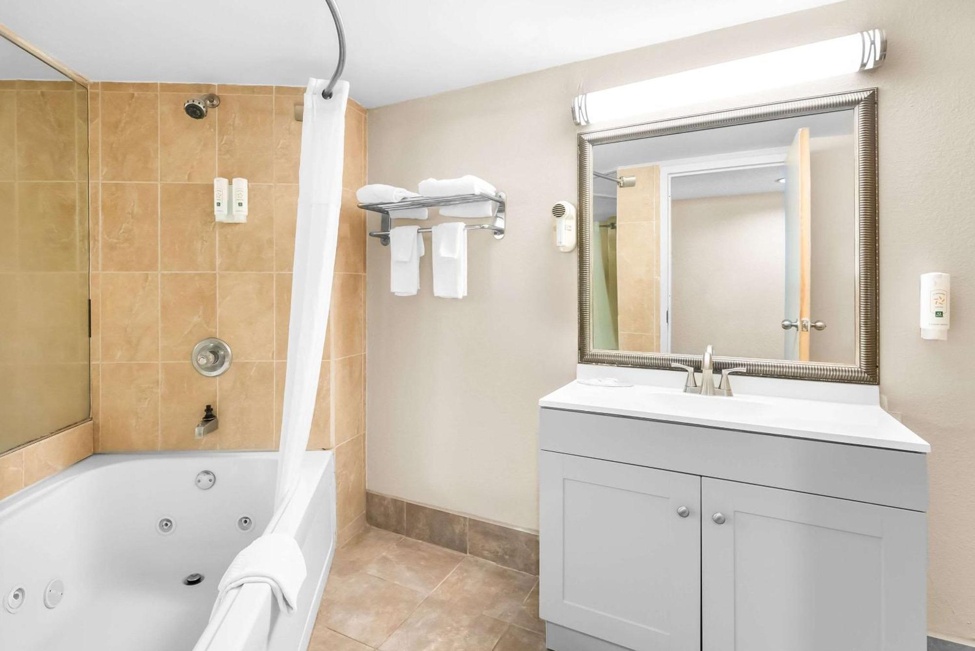 Quality Inn Selma - Smithfield Экстерьер фото